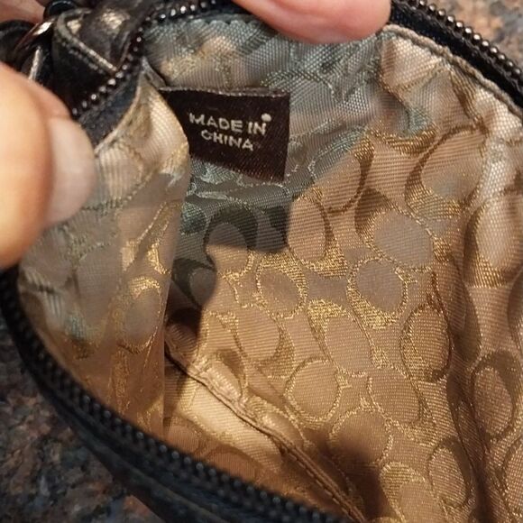 COACH Elegant Black Leather Wristlet - Picture 4 of 6